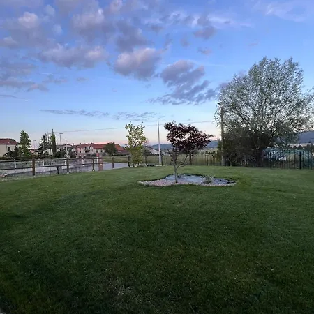 Dimora Sorriso בית הארחה